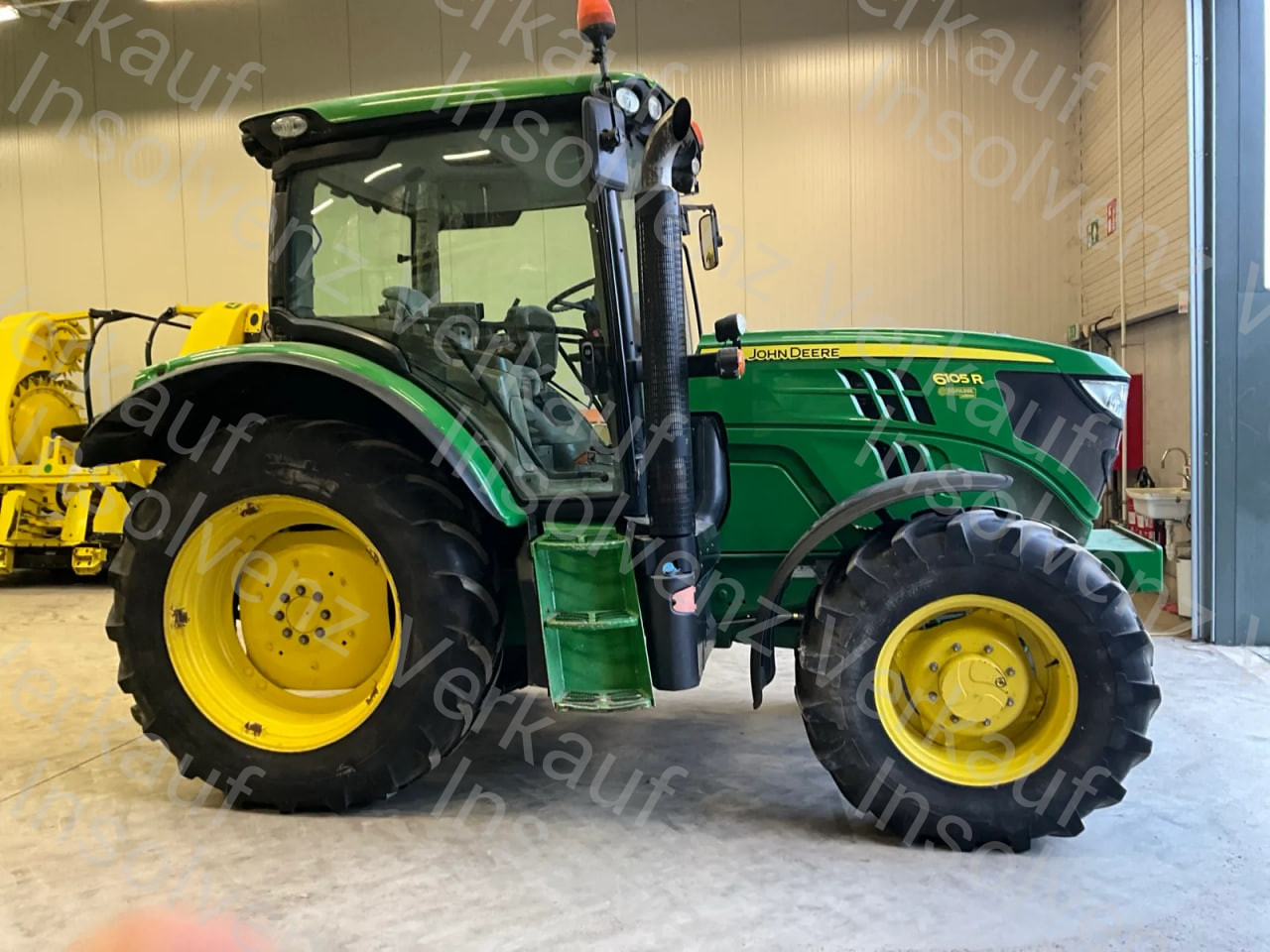 John Deere 6105R